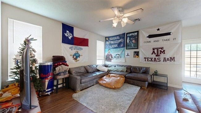 2933 McLaren Dr in College Station, TX - Building Photo - Building Photo