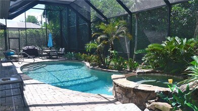 649 Bow Line Dr in Naples, FL - Building Photo - Building Photo