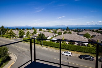Dover Ridge in Nanaimo, BC - Building Photo - Building Photo