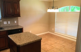 419 Northwest Dr in Wake Village, TX - Building Photo - Building Photo