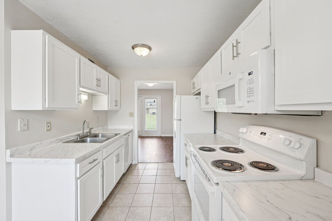Hampton Townhomes in Warner Robins, GA - Building Photo