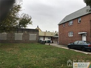 230 Washington Ave, Unit 1 in Carteret, NJ - Foto de edificio - Building Photo