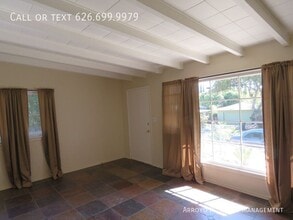 741 E Poppyfields Dr in Altadena, CA - Building Photo - Building Photo