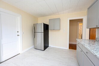 1023 Canterbury St, Unit 3 in Boston, MA - Building Photo - Building Photo