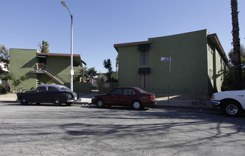 Park Tampa Apartments in Reseda, CA - Building Photo - Building Photo