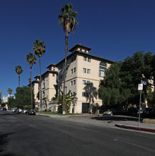 1460 N. Mansfield Ave in Los Angeles, CA - Building Photo - Building Photo