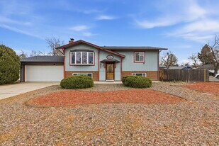 1622 S Troy St in Aurora, CO - Building Photo