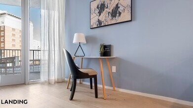 143 E Commerce St, Unit 802 in San Antonio, TX - Foto de edificio - Building Photo