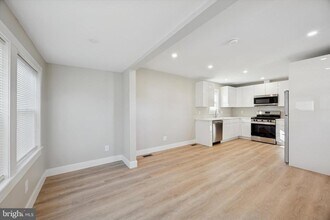 118 Bartram Ave in Essington, PA - Building Photo - Building Photo