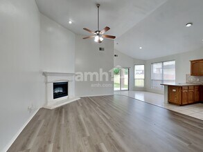 1105 Skylark Dr in Burleson, TX - Building Photo - Building Photo
