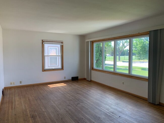 1545 S University Dr in Fargo, ND - Building Photo - Building Photo