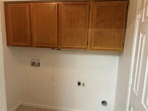 801 Summit Dr in Desoto, TX - Foto de edificio - Building Photo