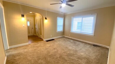 3204 N Gale Ave in Peoria, IL - Building Photo - Building Photo