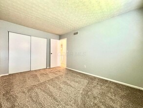 4927 Godown Rd in Columbus, OH - Building Photo - Building Photo