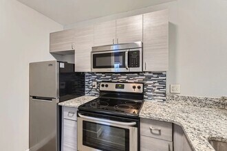 980 S Dexter St in Denver, CO - Building Photo - Building Photo