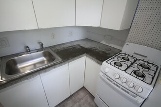 5131 W Girard Ave, Unit B in Philadelphia, PA - Building Photo - Building Photo