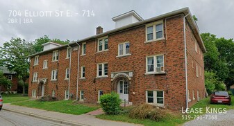 704 Elliott St E in Windsor, ON - Building Photo
