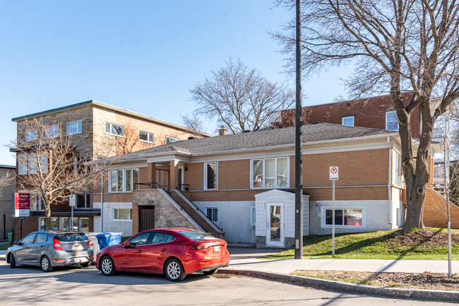 675 Marguerite-Bourgeoys Av in Québec, QC - Building Photo - Primary Photo