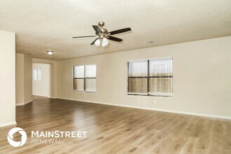 8182 Cheryl Meadow Dr in Converse, TX - Building Photo - Building Photo