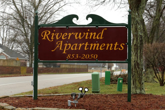 Riverwind Apartments in Newburgh, IN - Building Photo - Building Photo