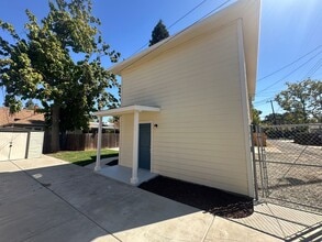4250 F St in Sacramento, CA - Building Photo - Building Photo