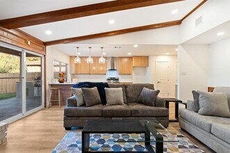 8629 Baumgarten Dr in Dallas, TX - Building Photo - Building Photo