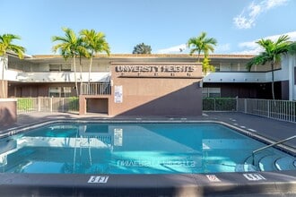 1800 NW 4th Ave in Boca Raton, FL - Foto de edificio - Building Photo