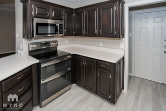 521 Pleasant Valley Dr in Burleson, TX - Building Photo - Building Photo