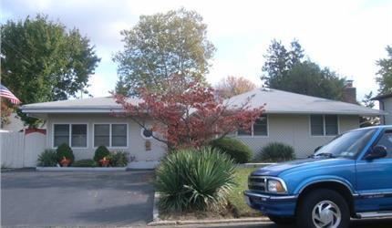 15 W 18th St in Deer Park, NY - Building Photo