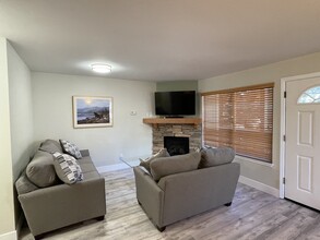 360 Galaxy Ln in Stateline, NV - Building Photo - Building Photo