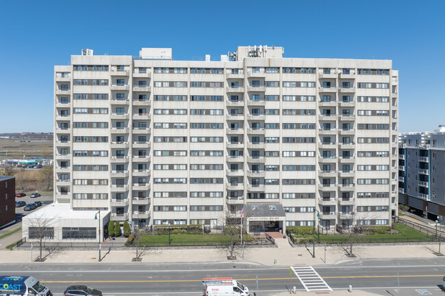 Seaview Towers in Revere, MA - Building Photo - Building Photo