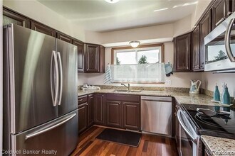 3290 Bennington Dr in Wixom, MI - Building Photo - Building Photo