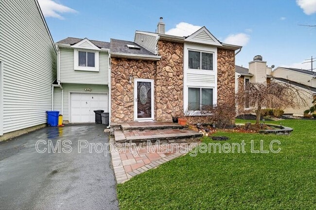 34 Jeffrey Cir in Dayton, NJ - Building Photo - Building Photo