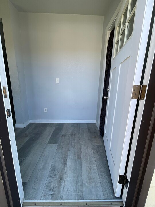 3148 S 13th St, Unit LOWER LEVEL in Milwaukee, WI - Foto de edificio