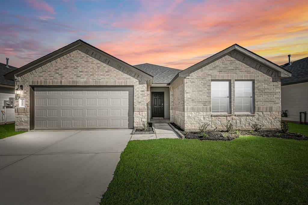 1026 Appaloosa Ln in Rosharon, TX - Building Photo