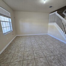 9051 SW 227th St in Cutler Bay, FL - Foto de edificio - Building Photo