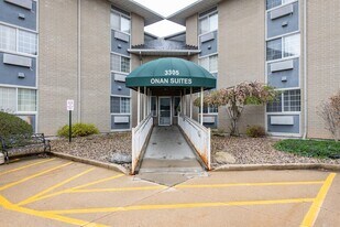 3305 Sunset Ave, Unit 126 in Waukegan, IL - Building Photo