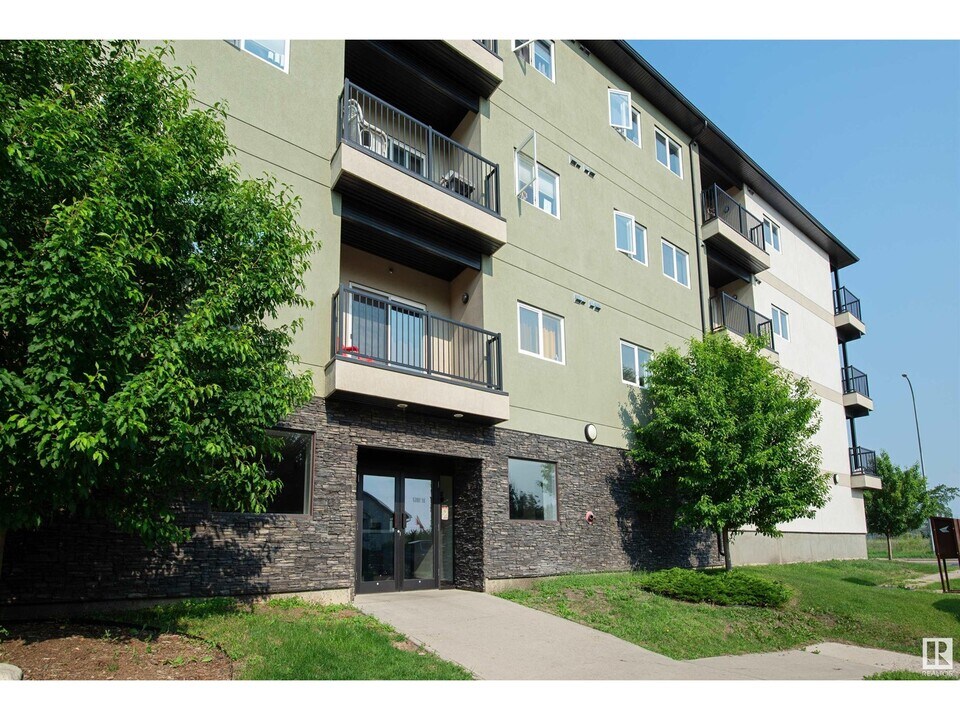 5302 51 St in Bonnyville, AB - Building Photo