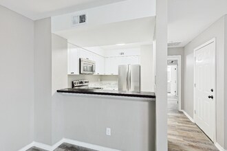 9805 Walnut St in Dallas, TX - Building Photo - Building Photo