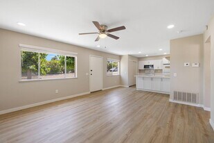 46869 CA-74 in Palm Desert, CA - Building Photo