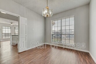 13214 Fall Manor Dr in Dallas, TX - Building Photo - Building Photo