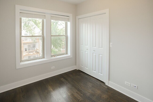 3919 N Janssen Ave, Unit 2E in Chicago, IL - Building Photo - Building Photo
