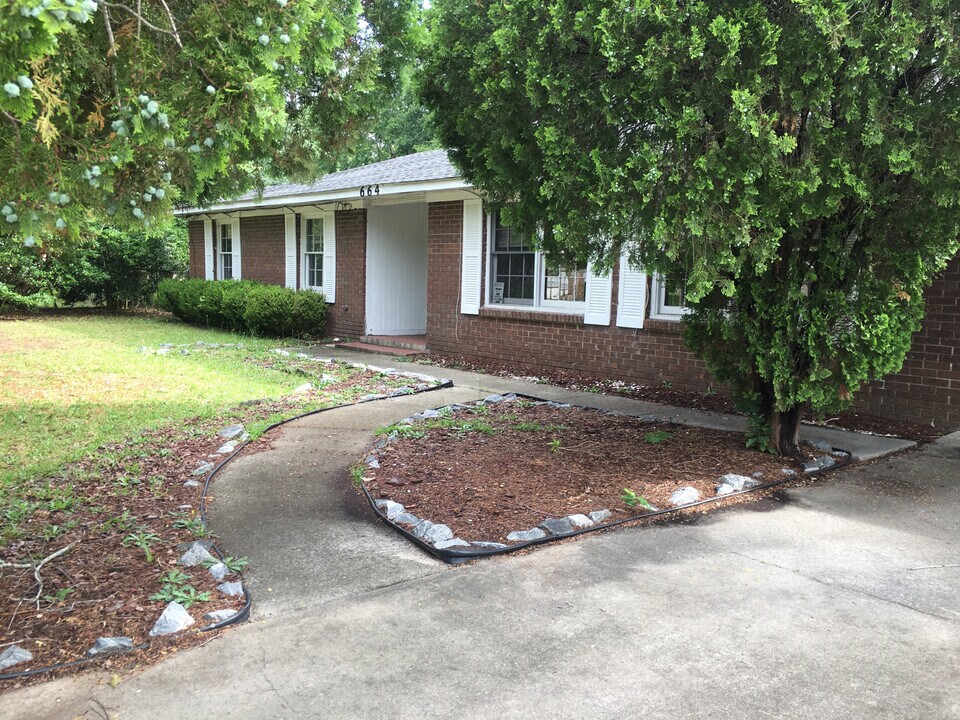 664 Mahoney Rd in Hinesville, GA - Building Photo