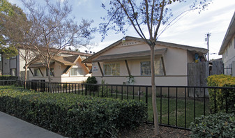 4825 Canoga St Apartments