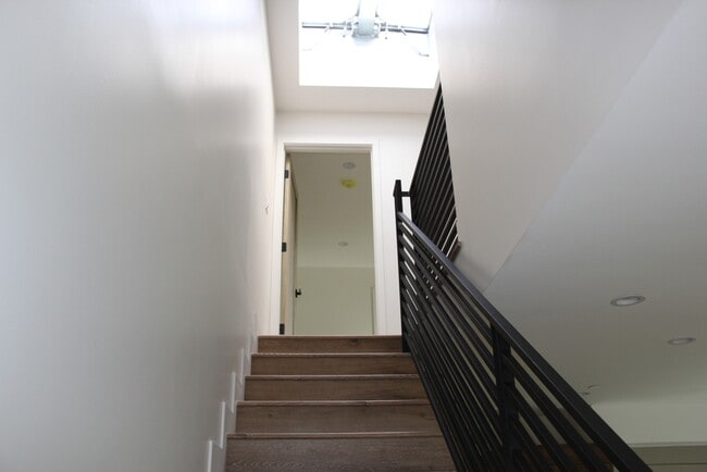 14539 Weddington St in Los Angeles, CA - Building Photo - Building Photo