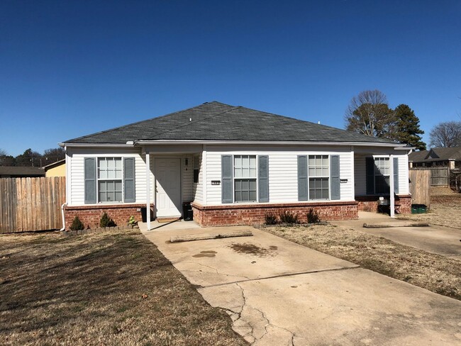 property at 1685 N Linda Jo Pl
