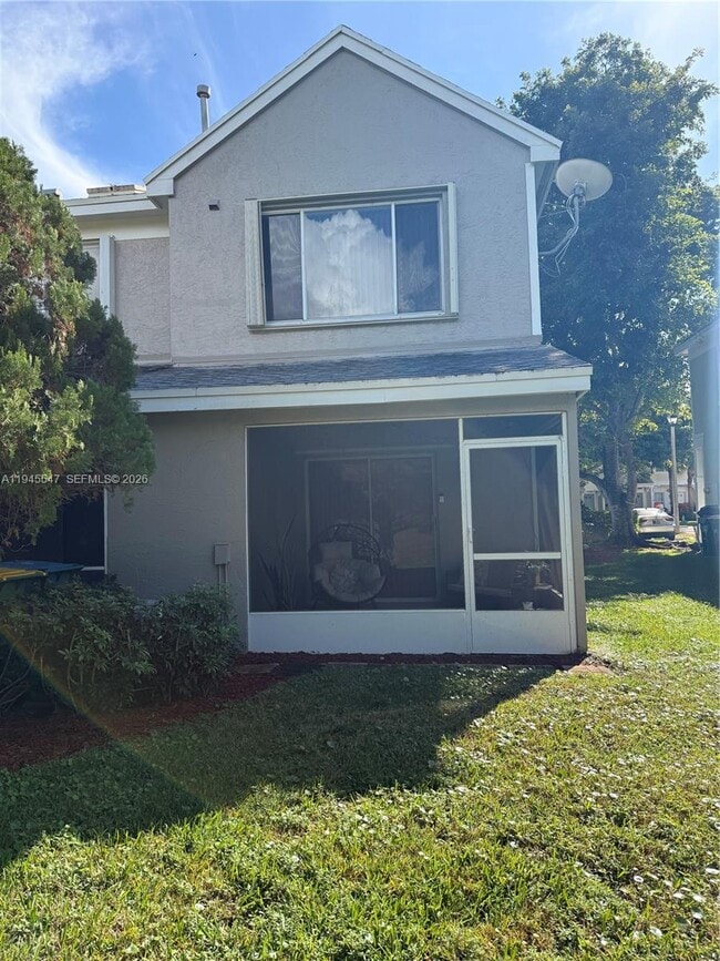 8118 San Carlos Cir in Tamarac, FL - Building Photo - Building Photo