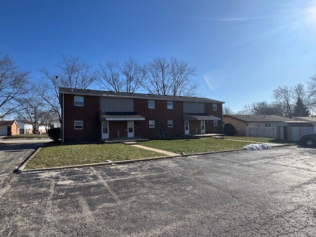 209-215-215 Keigher Dr in Manteno, IL - Building Photo - Building Photo