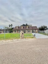 11 Stuart Ct in Alamo, TX - Building Photo