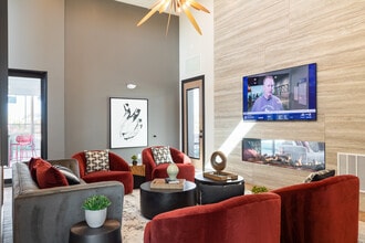 Ascend at Horizon Uptown in Aurora, CO - Foto de edificio - Interior Photo